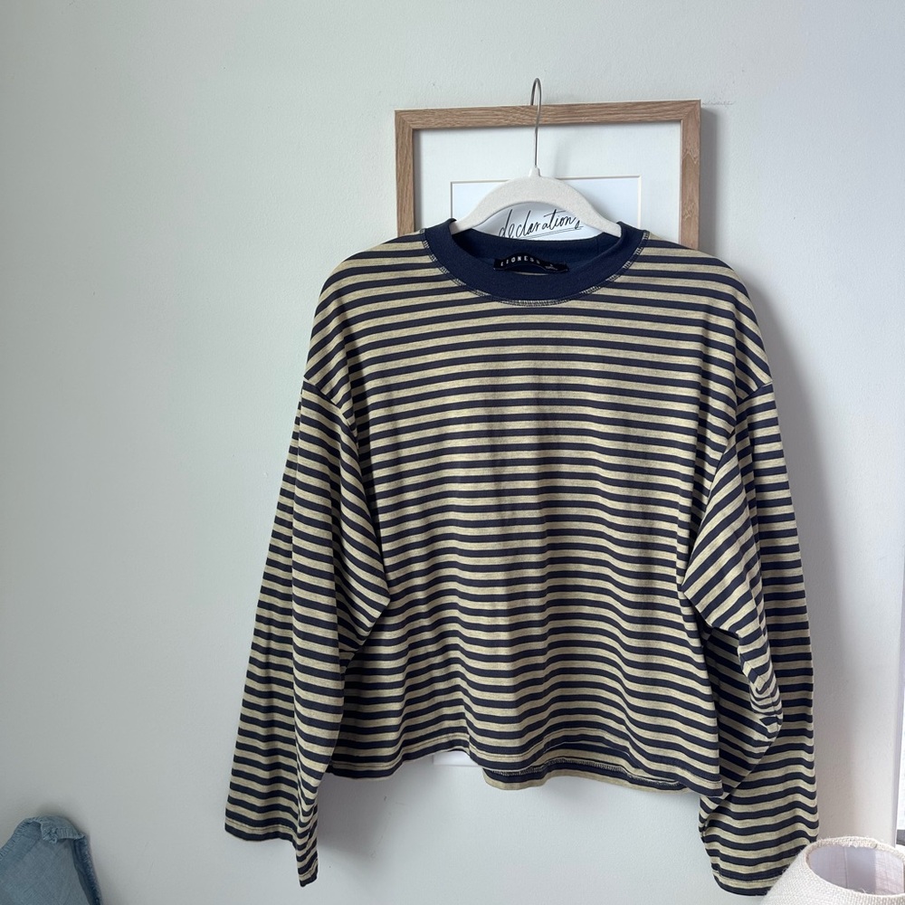 Lioness striped tee